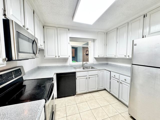 322 S Dixon Avenue, Cary, NC 27511