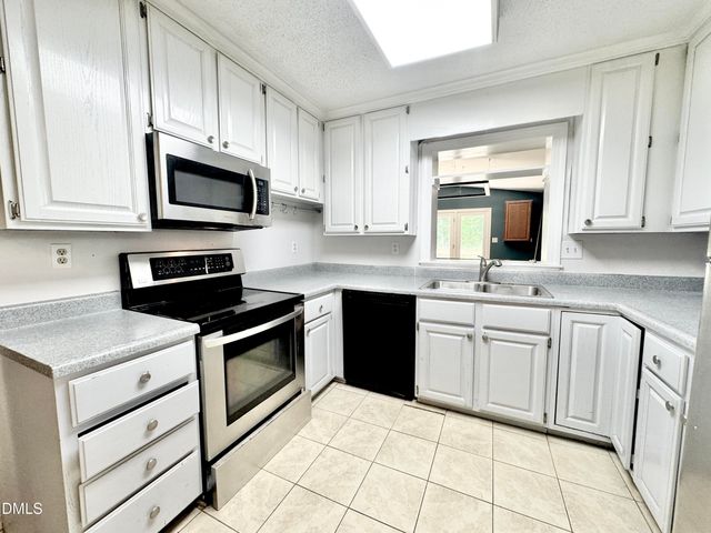 322 S Dixon Avenue, Cary, NC 27511