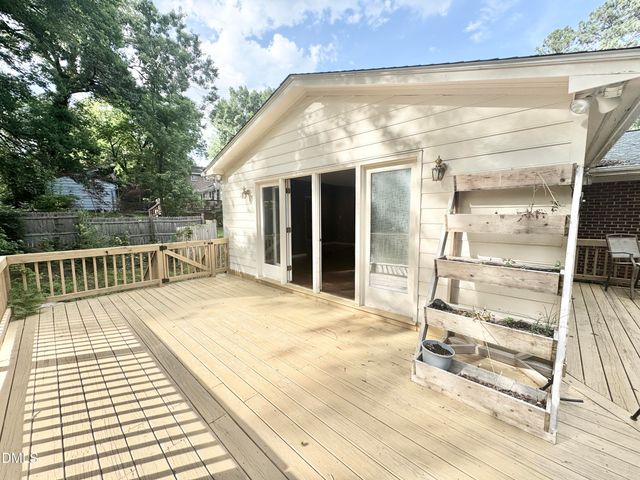 322 S Dixon Avenue, Cary, NC 27511