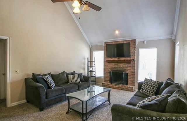 9109 E 88th Court, Tulsa, OK 74133