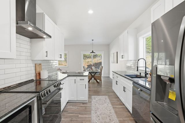 41927 N Darknell Rd, Elk, WA 99009