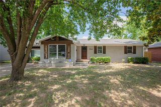 704 NW 8th Street, Bentonville, AR 72712