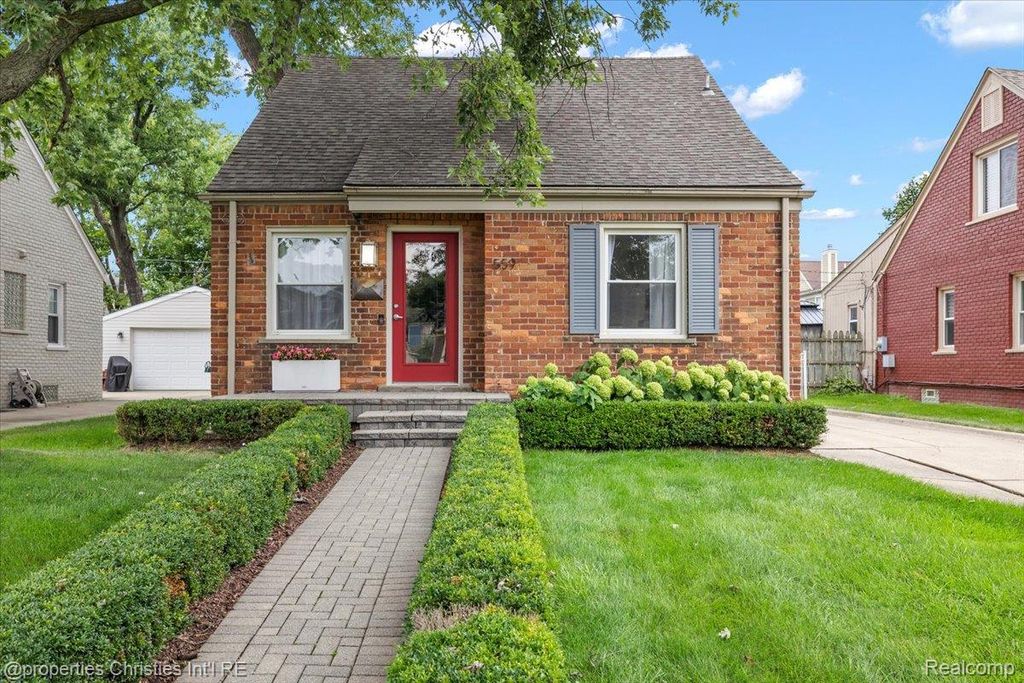 559 E Southlawn Boulevard, Birmingham, MI 48009