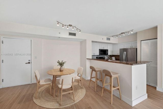 90 Alton Rd 1810, Miami Beach, FL 33139