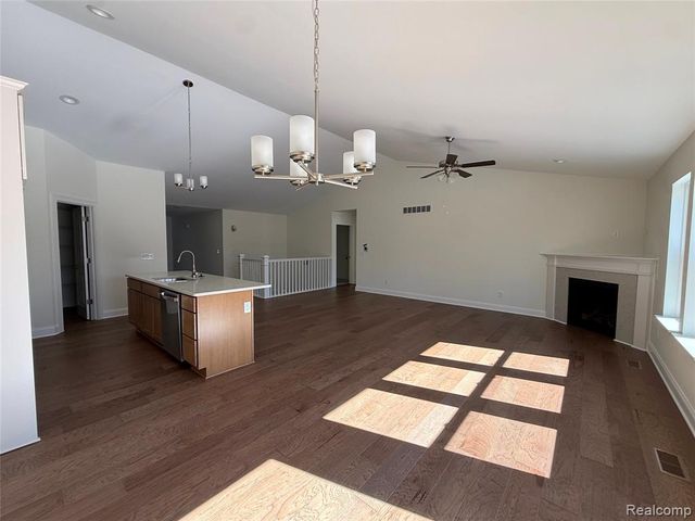 1089 Camellia Circle 31, Howell, MI 48843