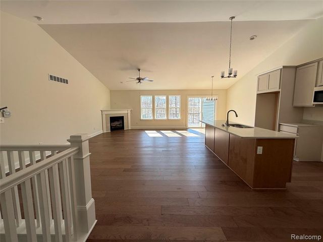 1089 Camellia Circle 31, Howell, MI 48843