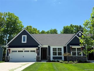 1089 Camellia Circle 31, Howell, MI 48843