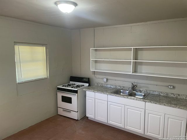 1007 EL PASO ST, San Antonio, TX 78207