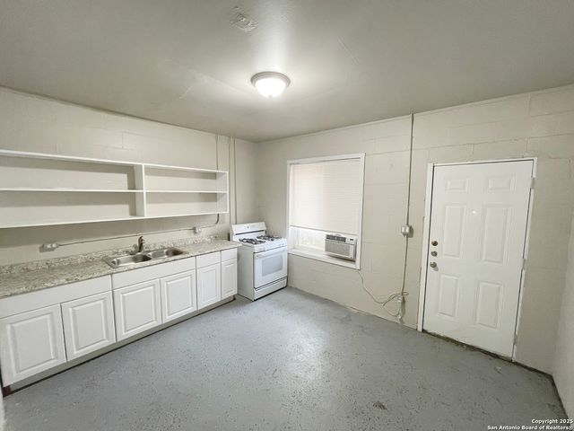 1007 EL PASO ST, San Antonio, TX 78207