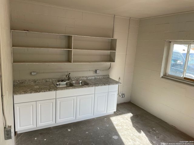 1007 EL PASO ST, San Antonio, TX 78207