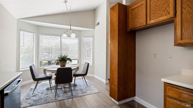 489 Pollard Way, Windsor, CA 95492