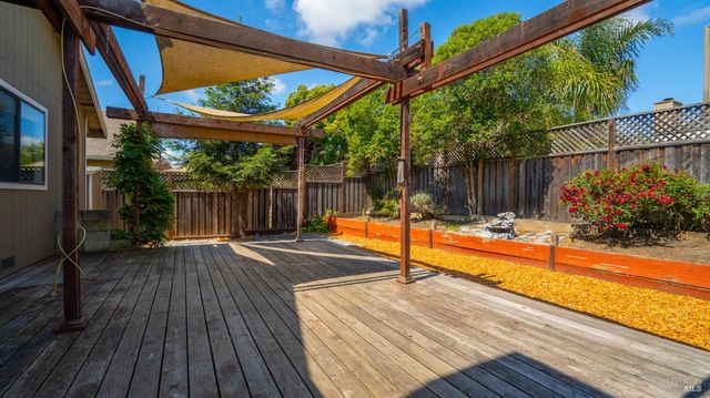 489 Pollard Way, Windsor, CA 95492