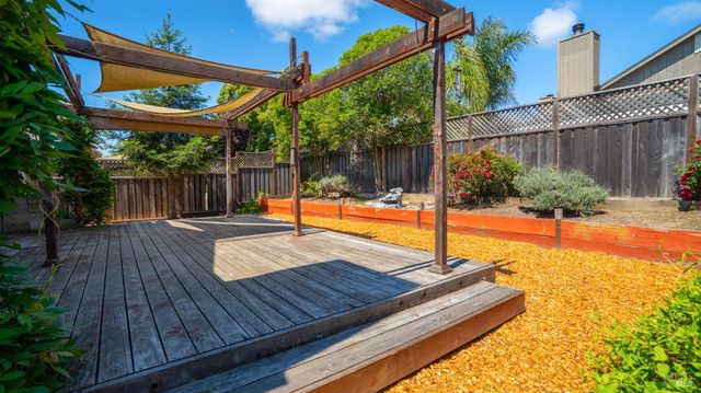 489 Pollard Way, Windsor, CA 95492