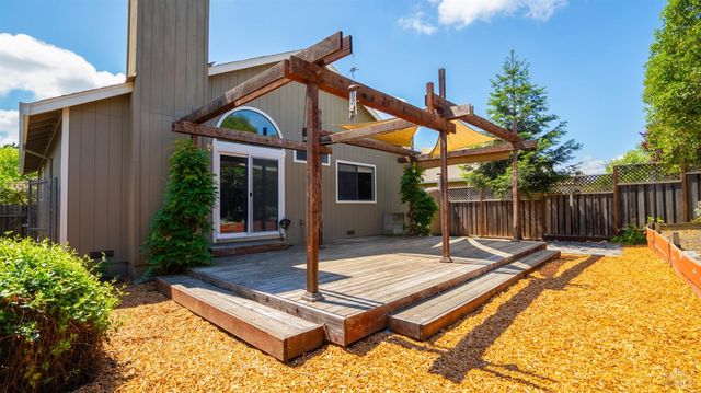 489 Pollard Way, Windsor, CA 95492