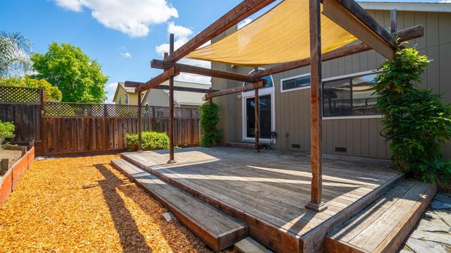 489 Pollard Way, Windsor, CA 95492