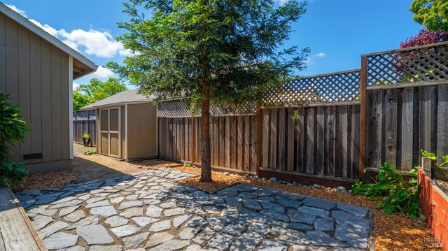 489 Pollard Way, Windsor, CA 95492