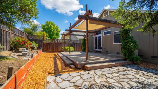 489 Pollard Way, Windsor, CA 95492