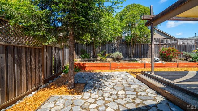 489 Pollard Way, Windsor, CA 95492