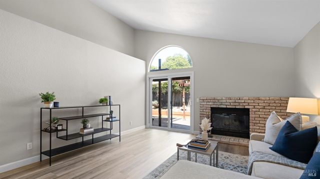 489 Pollard Way, Windsor, CA 95492