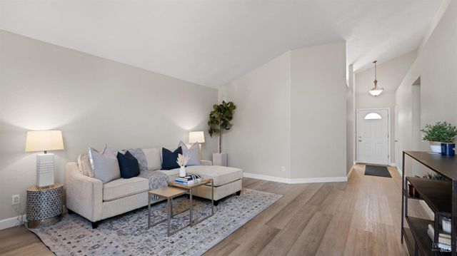 489 Pollard Way, Windsor, CA 95492