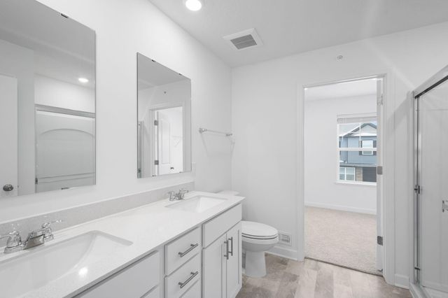 5225 Long Pointe Pass, Woodbury, MN 55129