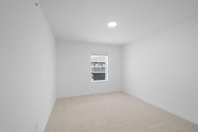 5225 Long Pointe Pass, Woodbury, MN 55129