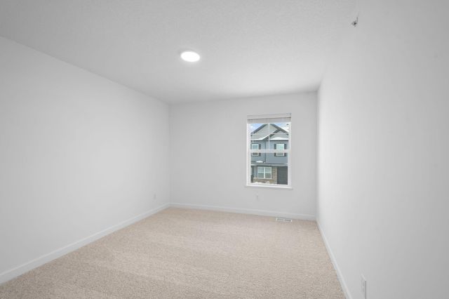 5225 Long Pointe Pass, Woodbury, MN 55129