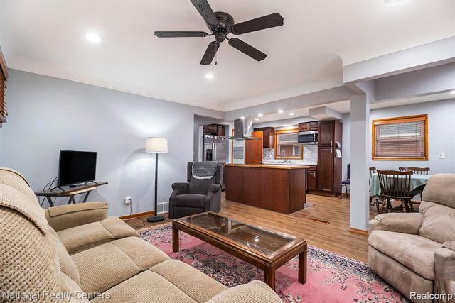 4001 Roosevelt Boulevard, Dearborn Heights, MI 48125