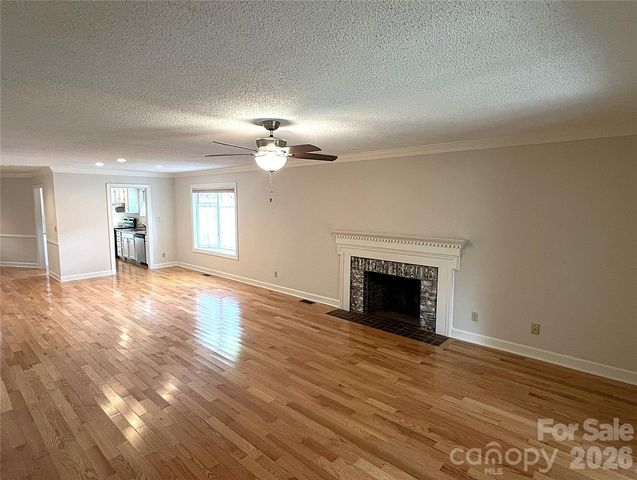 108 Glenbrook Drive, Hendersonville, NC 28739