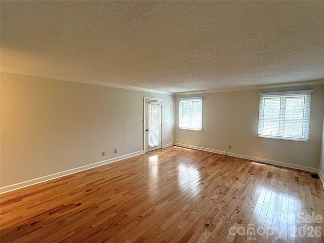 108 Glenbrook Drive, Hendersonville, NC 28739