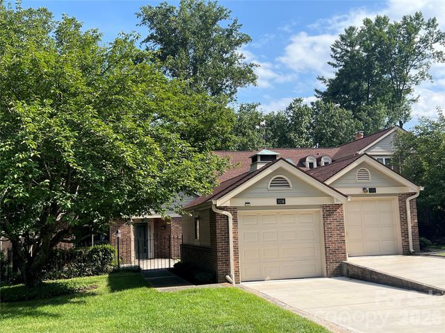 108 Glenbrook Drive, Hendersonville, NC 28739