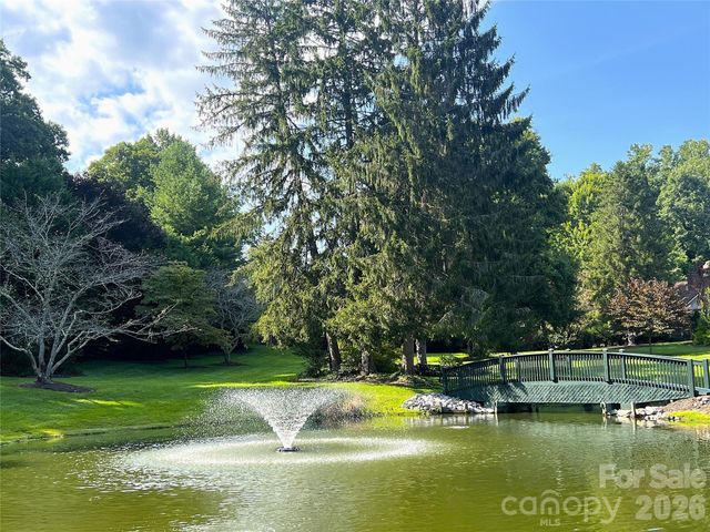 108 Glenbrook Drive, Hendersonville, NC 28739