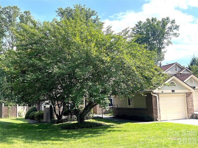 108 Glenbrook Drive, Hendersonville, NC 28739