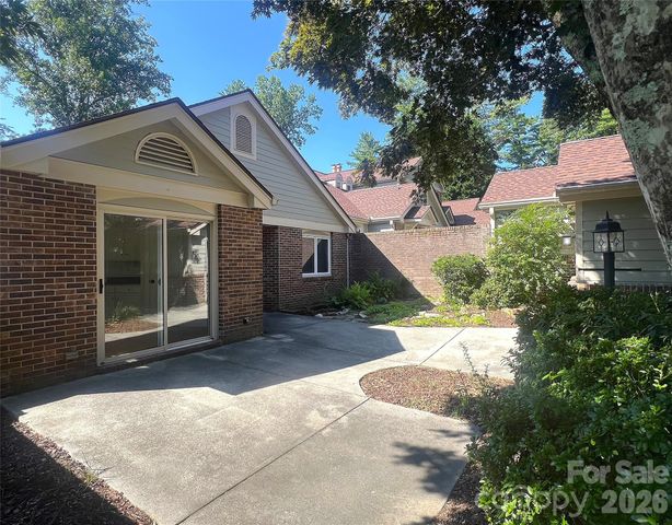 108 Glenbrook Drive, Hendersonville, NC 28739