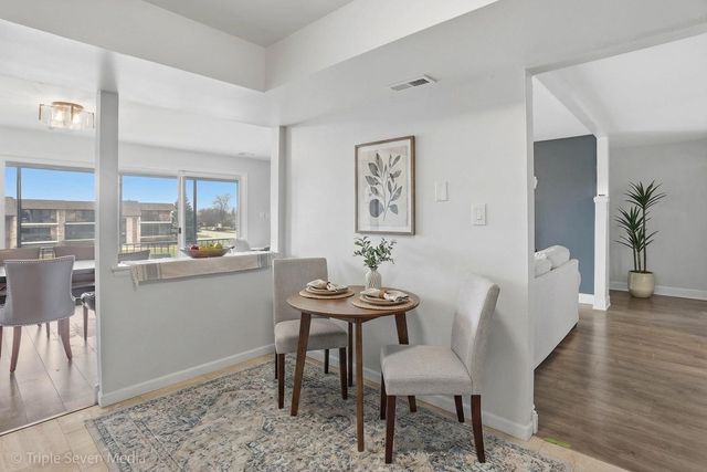 15700 Brassie Court 2S, Orland Park, IL 60462