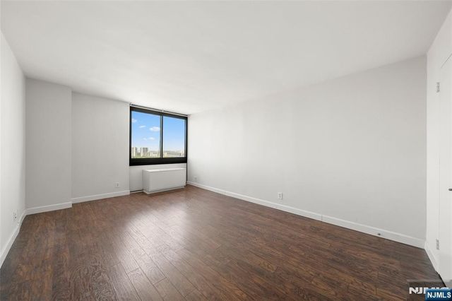 770 Anderson Avenue 22F, Cliffside Park, NJ 07010