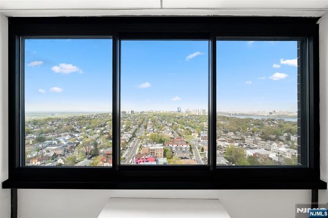 770 Anderson Avenue 22F, Cliffside Park, NJ 07010