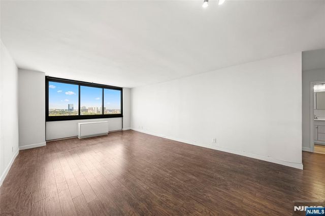 770 Anderson Avenue 22F, Cliffside Park, NJ 07010