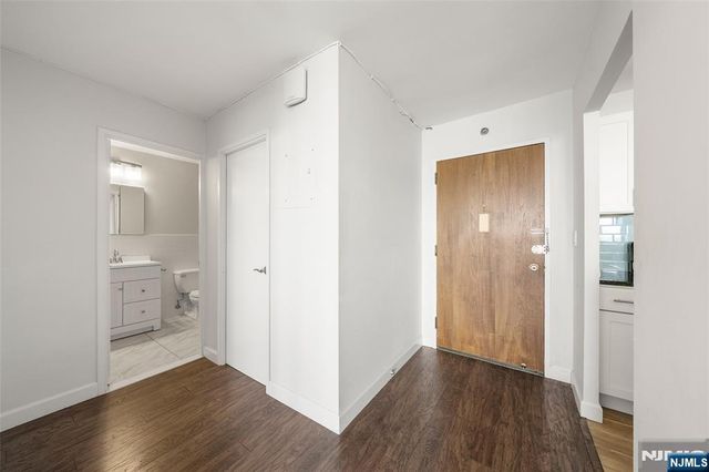 770 Anderson Avenue 22F, Cliffside Park, NJ 07010