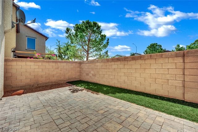 87 Wood Cliff Avenue, Las Vegas, NV 89183