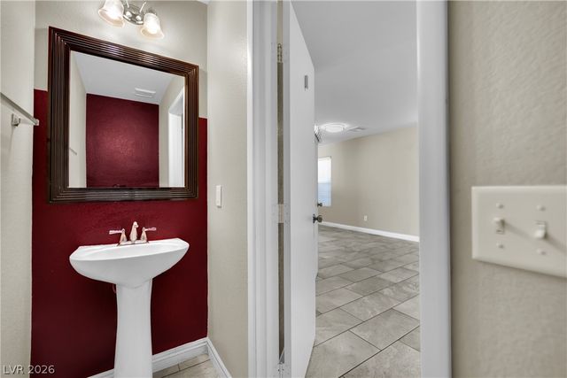 87 Wood Cliff Avenue, Las Vegas, NV 89183