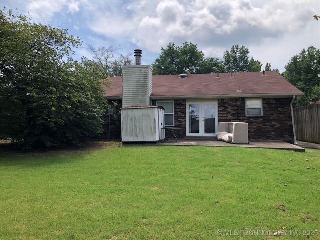 1120 W Louisville Street, Broken Arrow, OK 74012