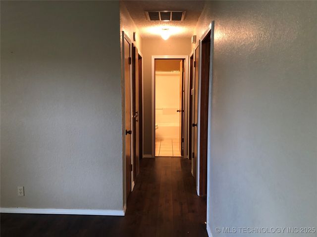 1120 W Louisville Street, Broken Arrow, OK 74012