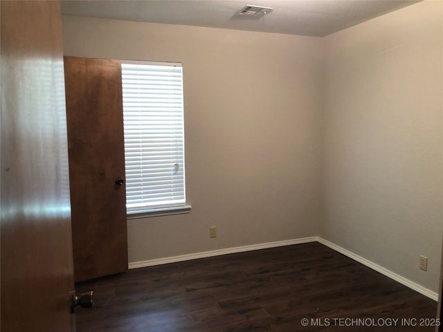 1120 W Louisville Street, Broken Arrow, OK 74012