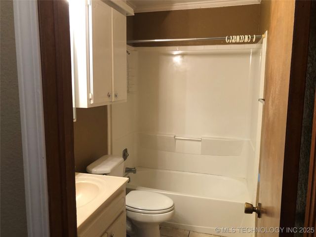 1120 W Louisville Street, Broken Arrow, OK 74012
