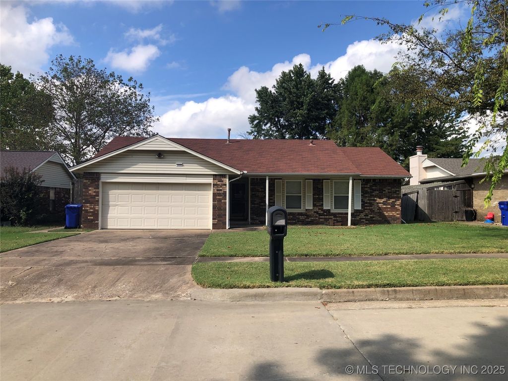 1120 W Louisville Street, Broken Arrow, OK 74012