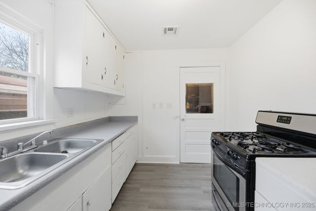 815 N Oswego Avenue, Tulsa, OK 74115