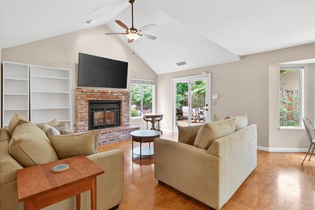 2713 Julie Ann Ct, Carmichael, CA 95608