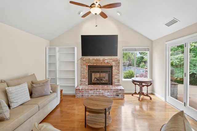 2713 Julie Ann Ct, Carmichael, CA 95608