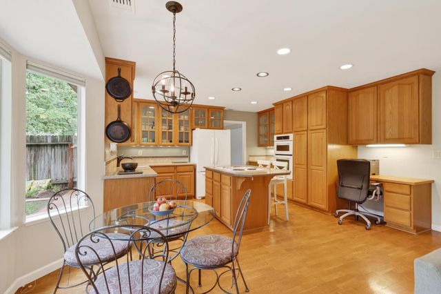 2713 Julie Ann Ct, Carmichael, CA 95608